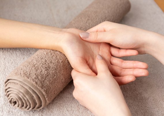 hand reflexology points