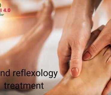 hand reflexology treatment